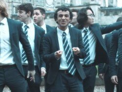 El coro “Oxford Acapella” canta a la navidad con escenas queer