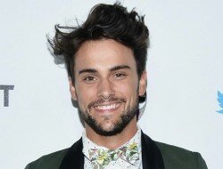 Jack Falahee no está de acuerdo con que le pregunten si es gay