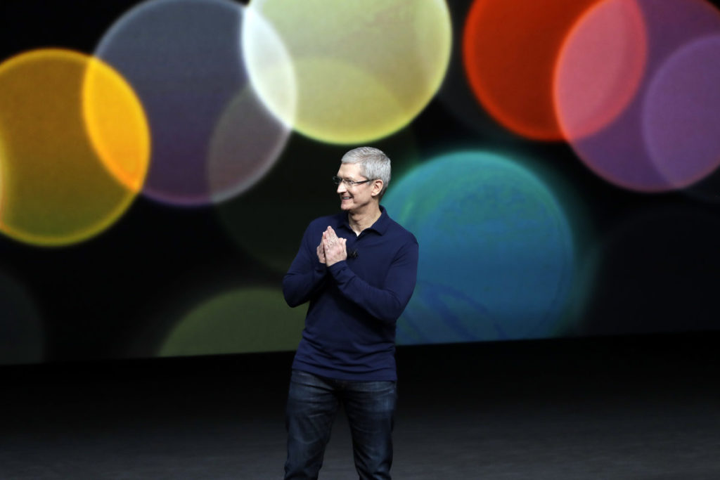 Apple alcanza, Apple alcanza el billón de dólares en cabeza de Tim Cook, egoCity LGBTIQ Diversity Network