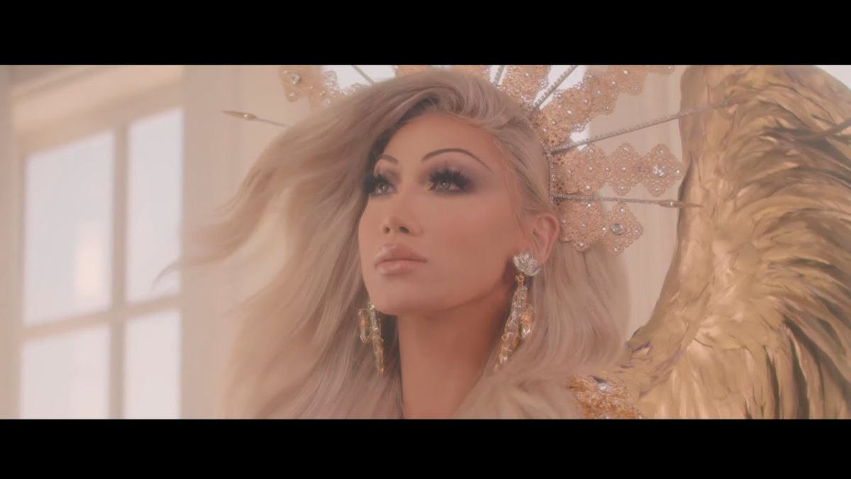 Plastique Tiara Plastique Tiara, queen de RuPaul, lanza su nuevo video "Irresistible"